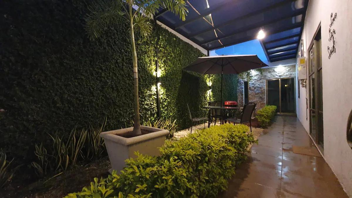 Casa Hector, Con Jacuzzi, Cerca Del Foro Gnp. Villa Mérida Buitenkant foto